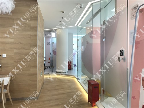 北京瑞蕾齿科海淀区上地店走廊