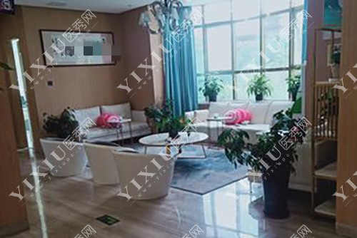 新疆乌鲁木齐美奥口腔内部休息区环境图