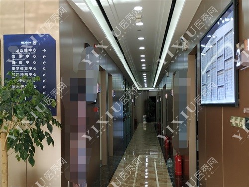 北京维乐口腔惠新东桥院区走廊环境图