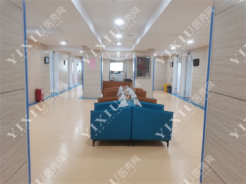 昆明大滇医院口腔科休息区环境图