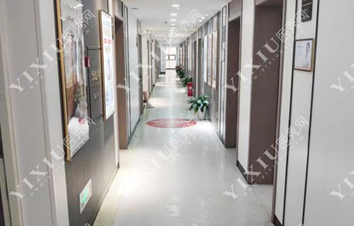 长沙中诺口腔走廊环境实拍图