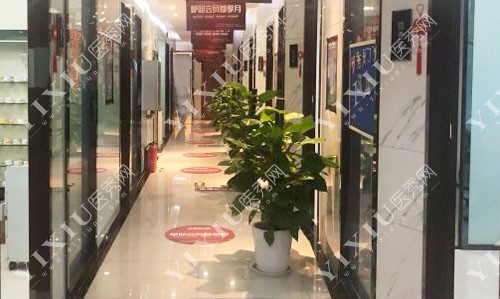 武汉咿呀口腔走廊环境实拍图