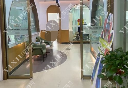 昆明松鼠口腔环境