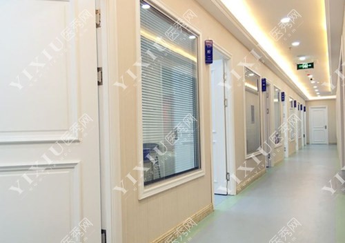 沈阳欢乐仁爱口腔连锁-总店走廊照