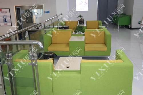 长沙美华口腔门诊部休息区图片展示