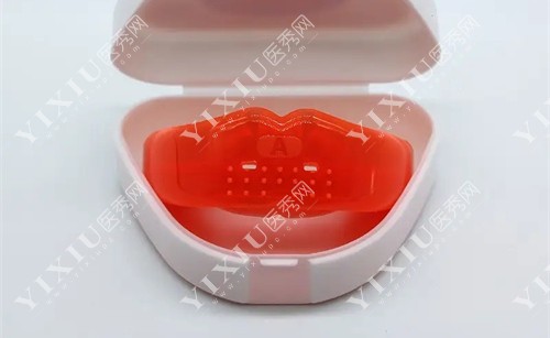 儿牙肌功能矫正器展示图