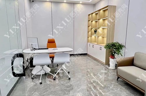 钦州做牙齿治疗哪家好,公布钦州2023年看牙好口腔排名!(图1) 钦州做牙齿治疗哪家好,公布钦州2023年看牙好口腔排名!(图1)