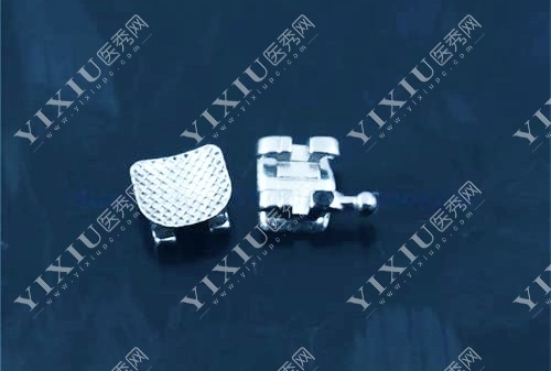 自锁托槽矫正示意图