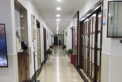 杭州佳尔仕口腔走廊环境实拍图