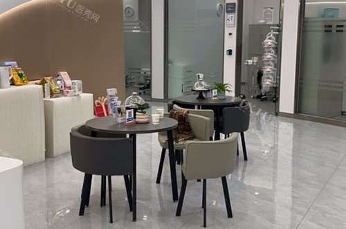 杭州牙科医院临平口腔院区地址公开，看牙门店地址特色项目和收费明细一并送你！(图2)