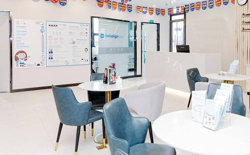 杭州泽一口腔牙齿治疗收费价目表公开，2024年种植牙和牙齿矫正收费都有下降！(图3)