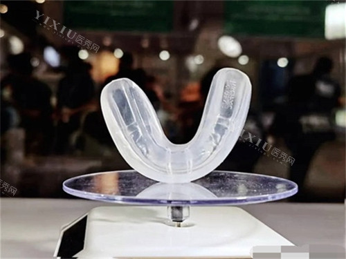 ​宝妈求助！八岁小孩门牙缝隙大怎么办？可能原因与改善方式详解(图2)