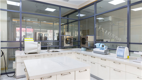 大连齿医生口腔植牙价格贵吗？不贵！韩国奥齿泰1999+／意大利5199+／皓圣2999+／诺贝尔5999+，划算！(图2)