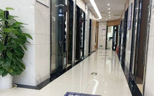 武汉咿呀口腔走廊环境实拍图