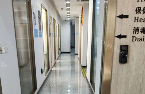 成都友禾口腔走廊环境图
