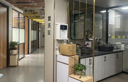成都展博口腔装修环境实拍图