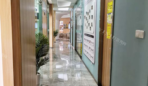 海口唯笑齿科走廊环境图