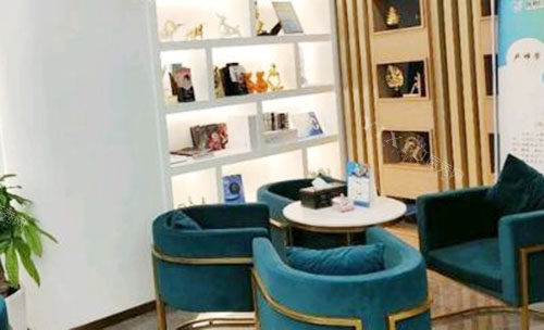 临海顶新口腔服务贴心吗？古城看牙好去处｜补牙耐用又美观｜医生说话实在！(图4)