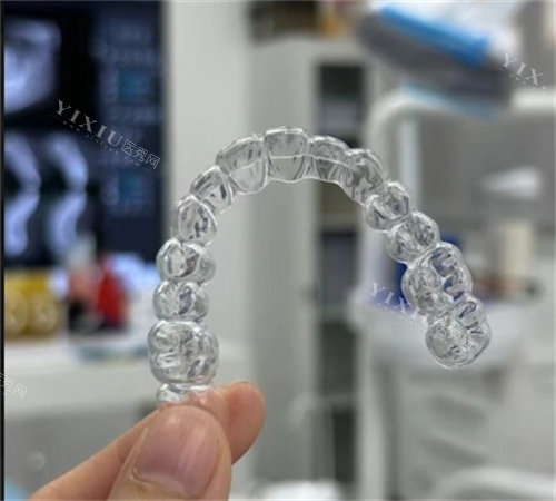 隐形牙套细节照片