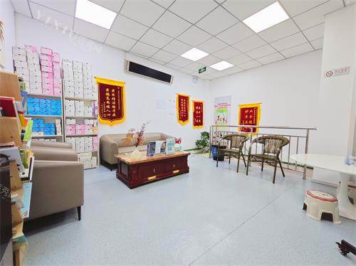 北京恩贝口腔二层候诊区