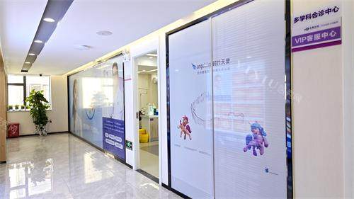 昆明长鹏口腔（新闻店）大厅走廊环境