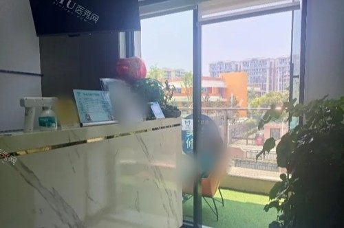 成都名亮口腔阳台