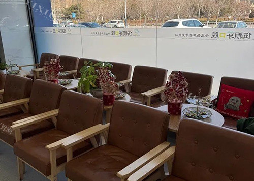 秦皇岛伍颗芽口腔候诊区