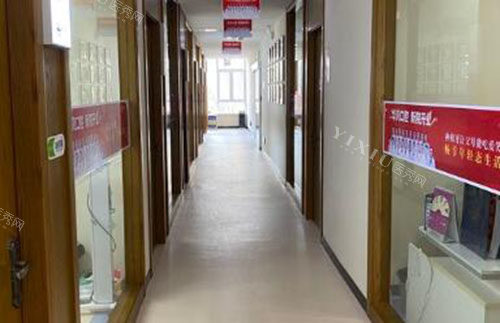 东阳华呗口腔走廊环境实拍图