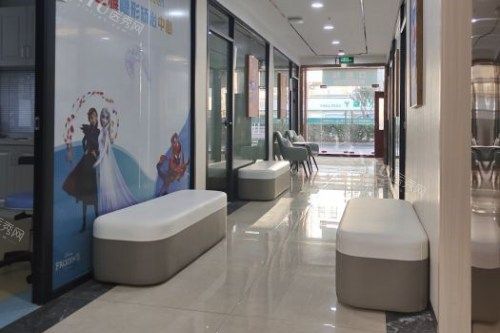 上海奉浦医院口腔科等候区