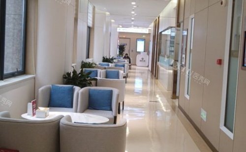 成都新桥口腔医院走廊示意图