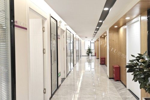 昆明长鹏口腔过道图