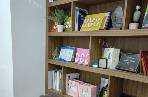 重庆亿佰口腔牙齿治疗材料展示