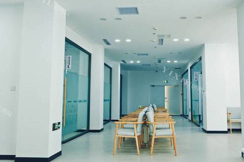 赤峰团圆口腔二楼候诊区