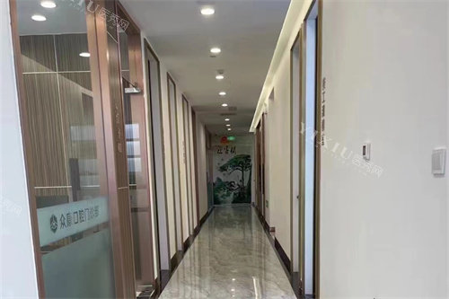 鄂尔多斯众康口腔门诊部走廊