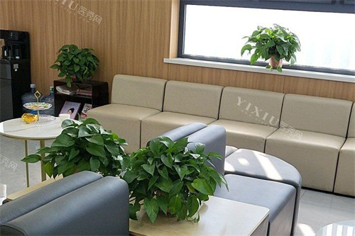 晋城百年口腔休息区