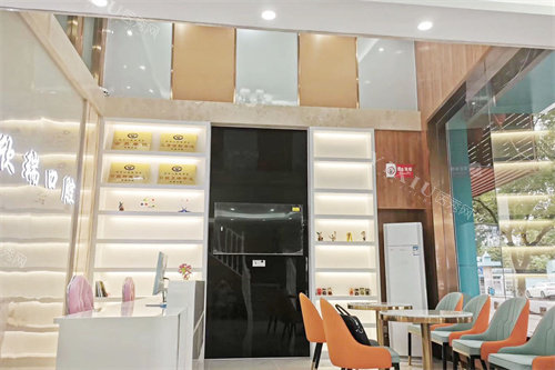 宁波欣瑞口腔海曙店前台