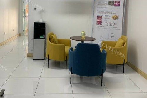 青岛泉云口腔双珠路店等候区