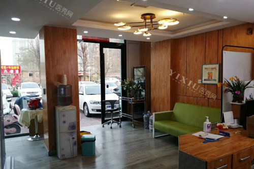 昆明松鼠口腔医院大厅图