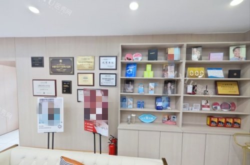 深圳佳美口腔展示柜示意图