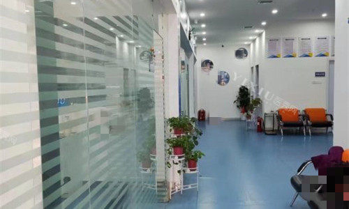 郑州新美康综合门诊部大厅图