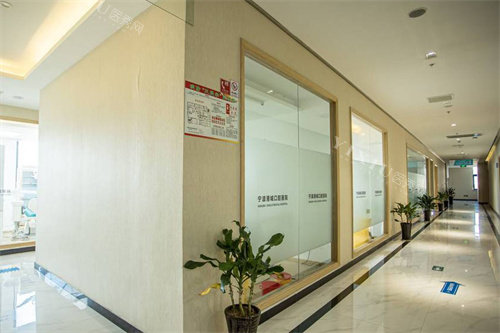 宁波港城口腔走廊环境
