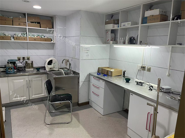 石家庄仁德口腔牙齿矫正贵吗？传统金属矫正6000元起、陶瓷半隐形矫正9000元起、隐形矫正1.5万起(图2)