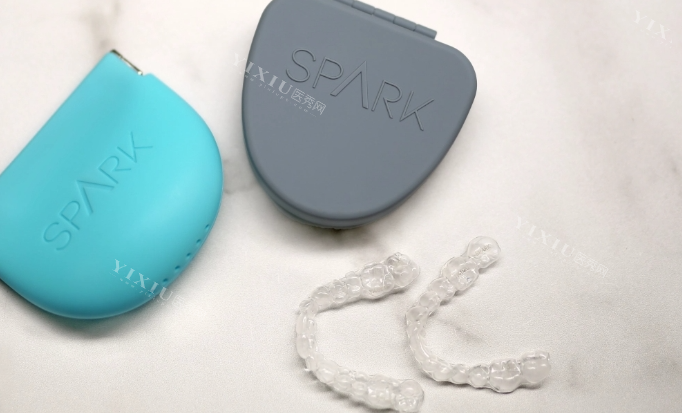 Spark正畸隐形矫正保持器和盒子