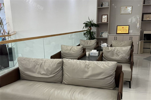 郑州九龙海峰口腔白沙店休息区