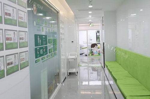湖州英博口腔走廊环境图