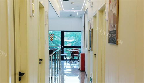 广州瑞齿特口腔靠谱吗？认证可查！收费透明无隐形消费，医生特色消毒严，口碑认证放心选！(图1)