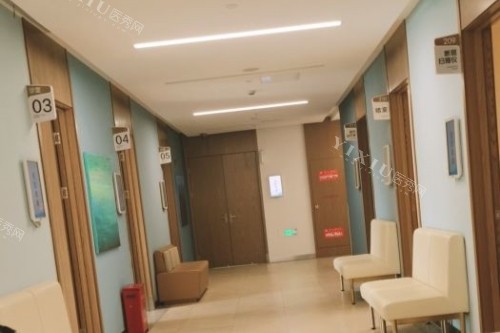 上海医大医院眼科治疗室