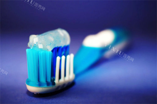 牙齿清洁宣传图