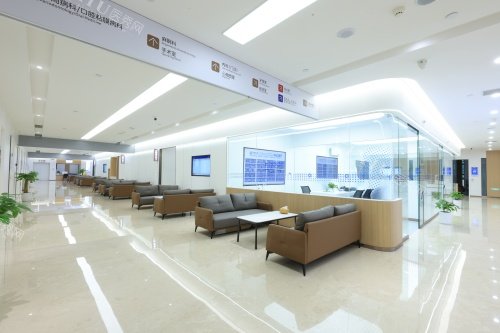 成都新桥口腔总院休息区环境照