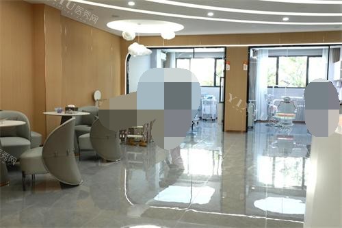 云南红河建水县象贝口腔大厅环境